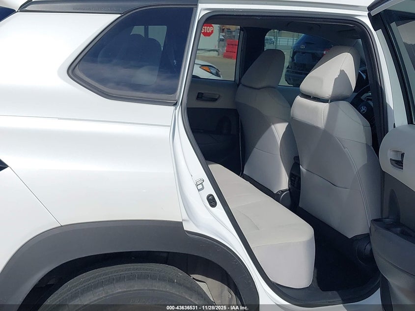 2023 Toyota Corolla Cross Le VIN: 7MUCAAAG1PV068669 Lot: 43636531