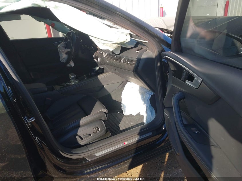 2021 Audi A4 Premium Plus 45 Tfsi S Line Quattro S Tronic VIN: WAUEAAF49MA043526 Lot: 43636547