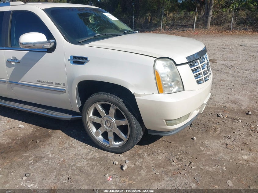 2007 Cadillac Escalade Esv Standard VIN: 1GYFK66877R238870 Lot: 43636592
