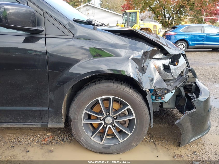 2018 Dodge Grand Caravan Sxt VIN: 2C4RDGCG6JR160453 Lot: 43636980