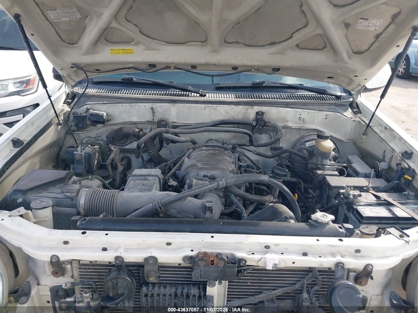 2004 Toyota Sequoia Limited V8 VIN: 5TDZT38A94S205980 Lot: 43637057