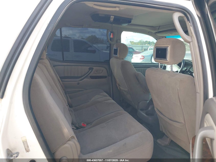 2004 Toyota Sequoia Limited V8 VIN: 5TDZT38A94S205980 Lot: 43637057