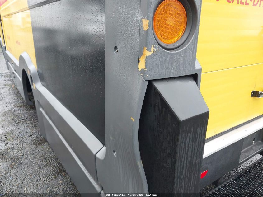 2017 Isuzu Reach VIN: JALB4T172H7W00367 Lot: 43637152