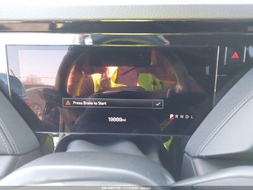 2025 GMC Yukon Xl 4Wd Denali VIN: 1GKS2JRL9SR247610 Lot: 43637155