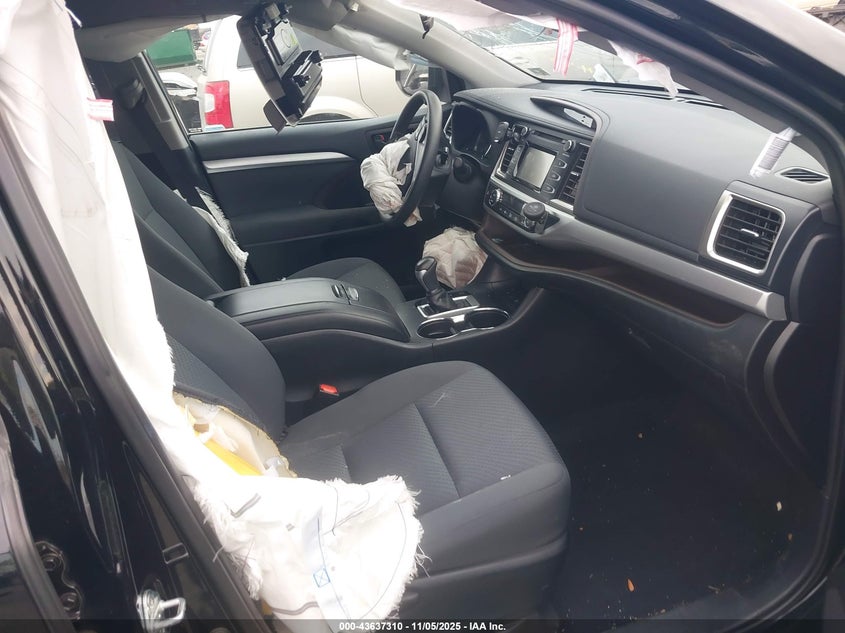 2019 Toyota Highlander Hybrid Le VIN: 5TDBGRFH1KS077644 Lot: 43637310