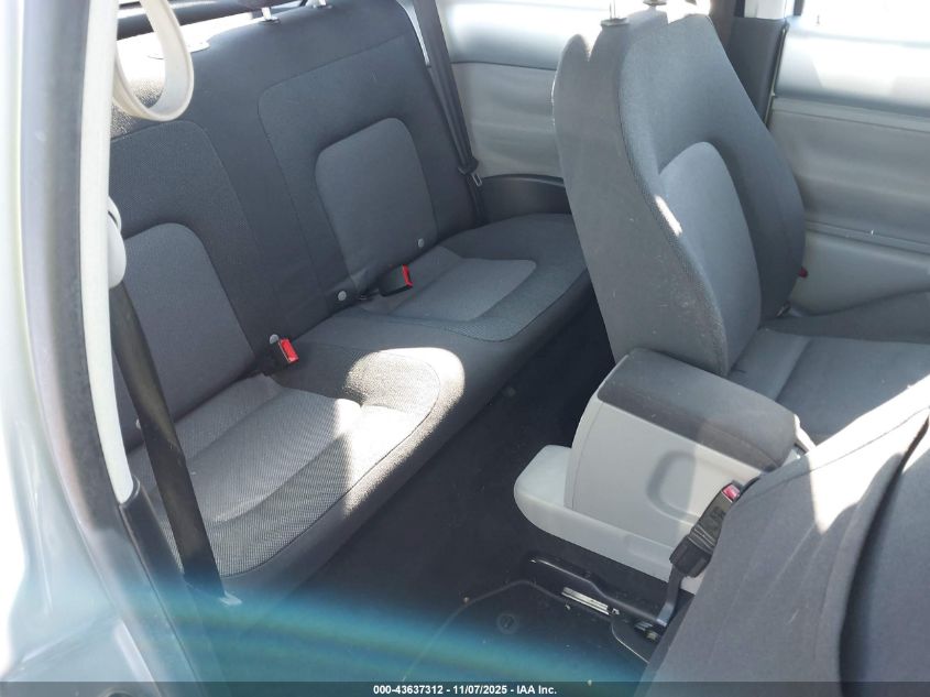 2004 Volkswagen New Beetle Gls 2.0L VIN: 3VWCK31C34M419493 Lot: 43637312