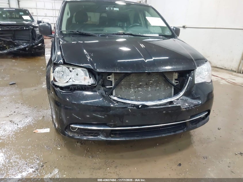 2015 Chrysler Town & Country Touring VIN: 2C4RC1BG2FR553102 Lot: 43637484