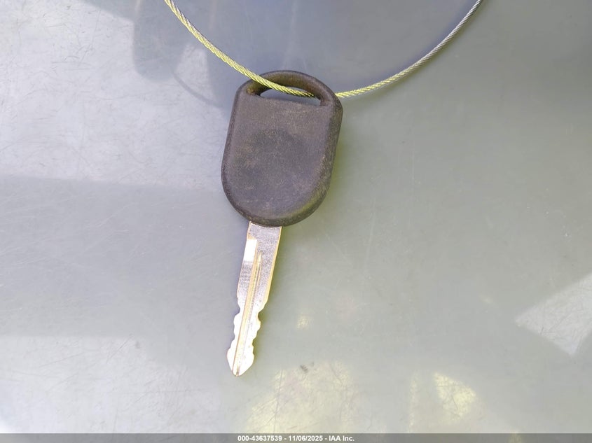 2001 Mazda B3000 Ds/Se VIN: 4F4YR12U81TM12866 Lot: 43637539