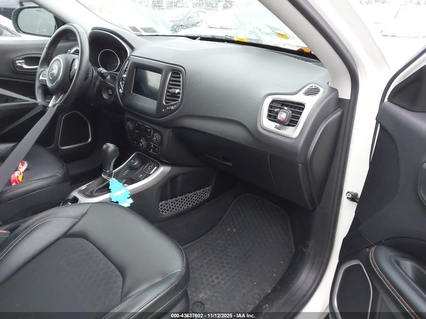 2018 JEEP COMPASS LATITUDE 4X4 3C4NJDBB0JT252943