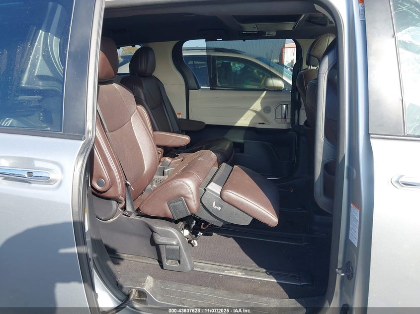 2022 Toyota Sienna Platinum VIN: 5TDESKFC5NS061555 Lot: 43637628