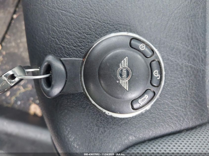 2008 Mini Cooper Clubman VIN: WMWML33588TN67436 Lot: 43637652