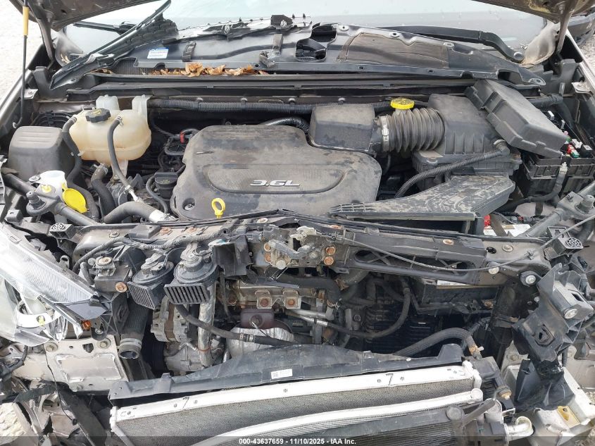 2017 Chrysler Pacifica Touring-L VIN: 2C4RC1BG5HR561214 Lot: 43637659