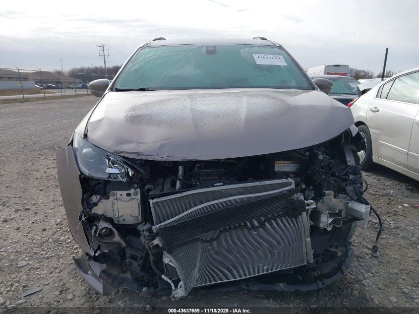 2017 Chrysler Pacifica Touring-L VIN: 2C4RC1BG5HR561214 Lot: 43637659