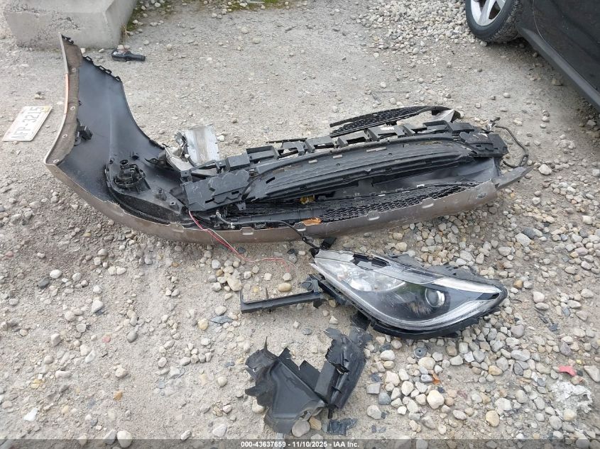 2017 Chrysler Pacifica Touring-L VIN: 2C4RC1BG5HR561214 Lot: 43637659