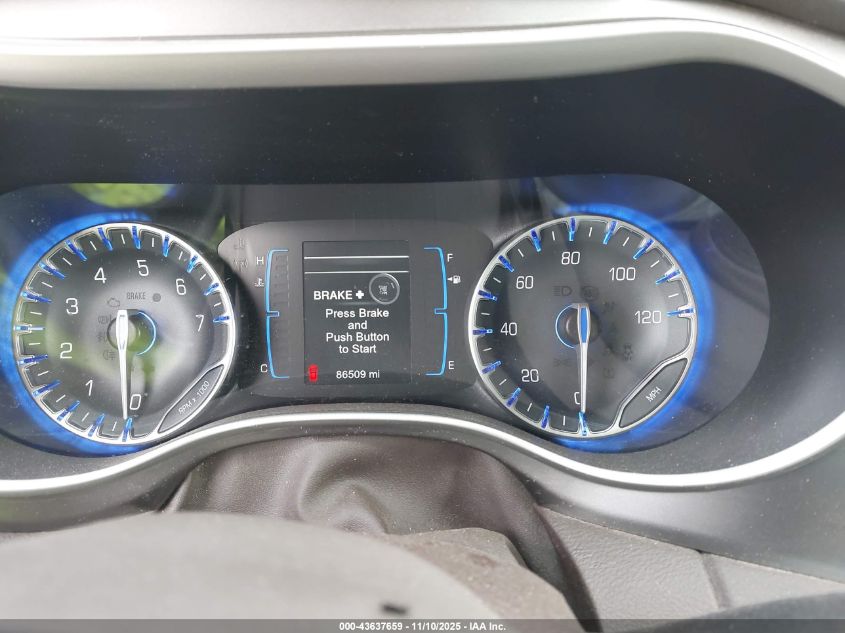 2017 Chrysler Pacifica Touring-L VIN: 2C4RC1BG5HR561214 Lot: 43637659