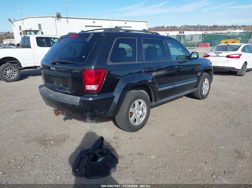 1J8GR48K28C226769 2008 JEEP GRAND CHEROKEE photo no. 4