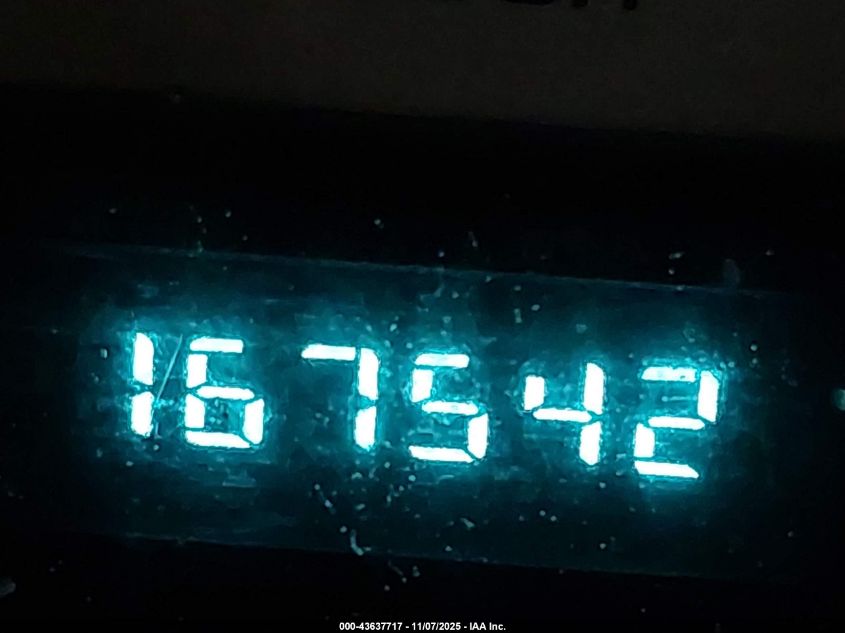 2000 Chrysler Town & Country Limited VIN: 1C4GP64L5YB674792 Lot: 43637717