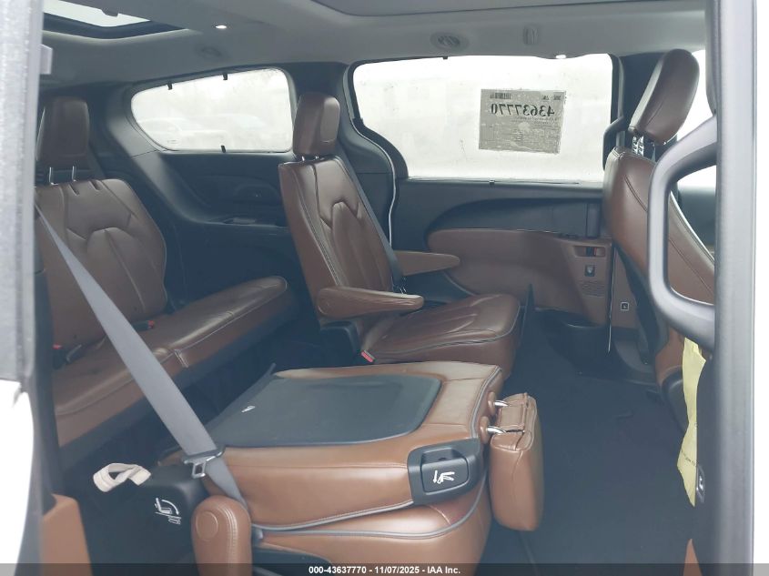 2017 Chrysler Pacifica Limited VIN: 2C4RC1GG6HR505310 Lot: 43637770