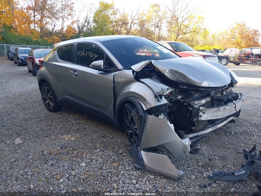 TOYOTA C-HR XLE PREMIUM