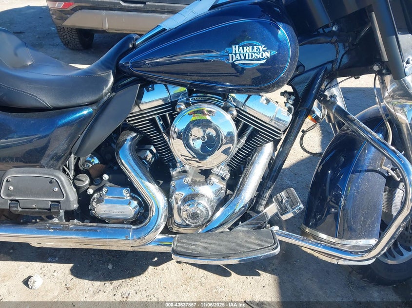 2013 Harley-Davidson Flhtc Electra Glide Classic VIN: 1HD1FFM16DB685011 Lot: 43637857