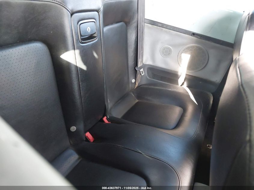 2004 Volkswagen New Beetle Gls VIN: 3VWCM31Y04M352146 Lot: 43637971