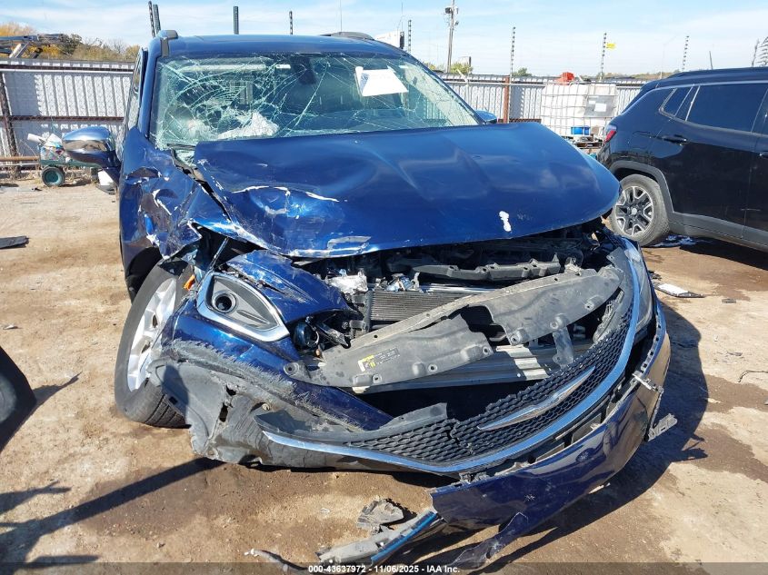 2018 Chrysler Pacifica Limited VIN: 2C4RC1GG1JR273737 Lot: 43637972