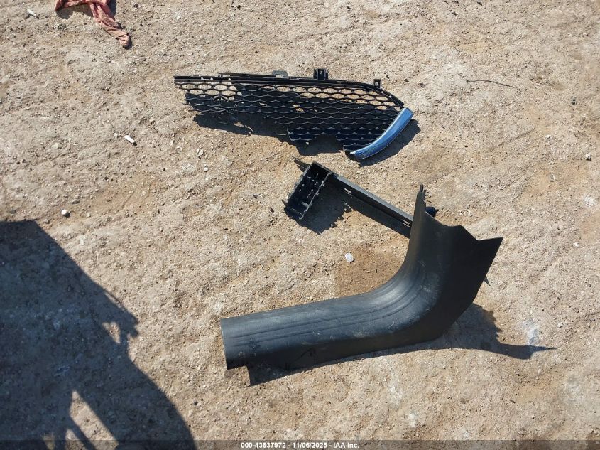 2018 Chrysler Pacifica Limited VIN: 2C4RC1GG1JR273737 Lot: 43637972