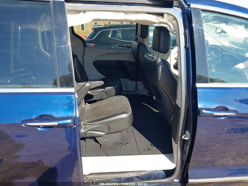 2018 Chrysler Pacifica Limited VIN: 2C4RC1GG1JR273737 Lot: 43637972