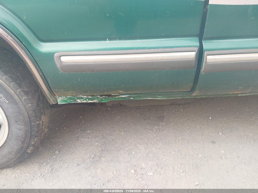 1999 Chevrolet Blazer Ls VIN: 1GNDT13W7XK133052 Lot: 43638026