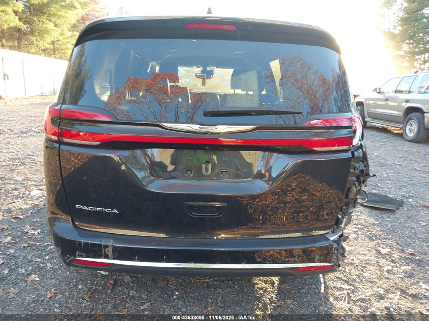 2022 Chrysler Pacifica Touring L VIN: 2C4RC1BG8NR220353 Lot: 43638095