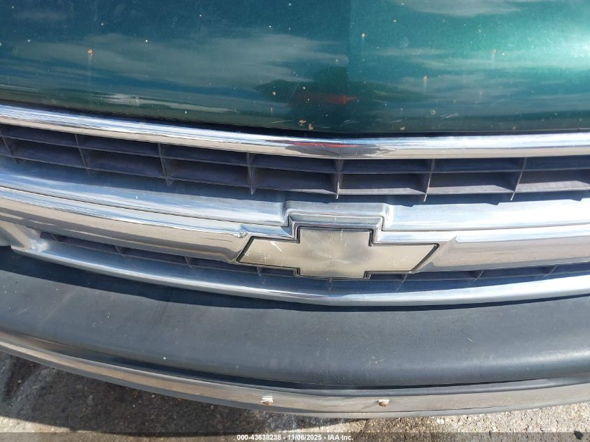 2001 Chevrolet Suburban 1500 Ls VIN: 3GNEC16T01G230372 Lot: 43638238