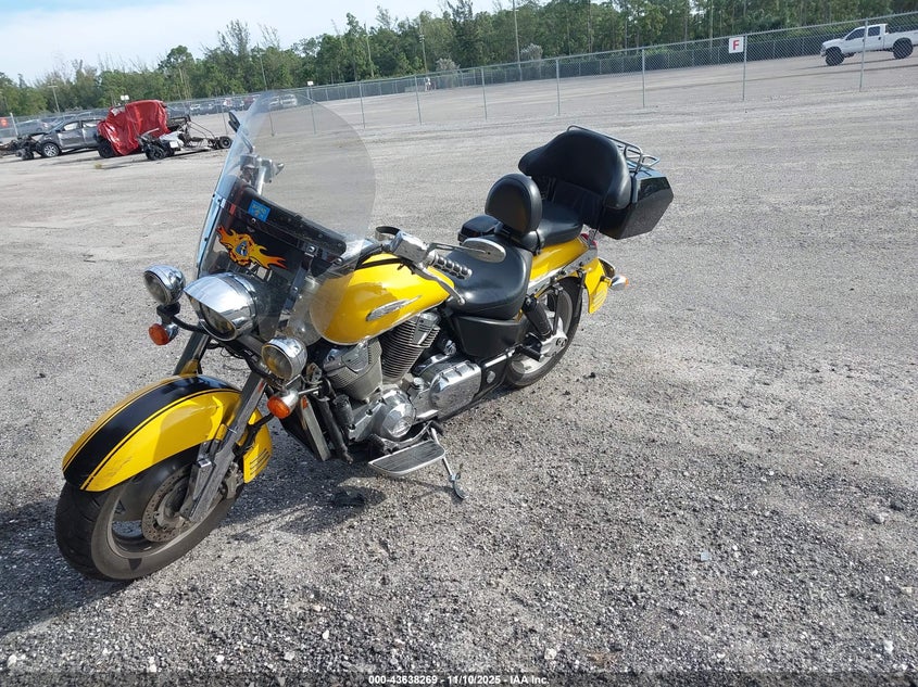 1HFSC49012A000179 2002 HONDA VTX photo no. 2