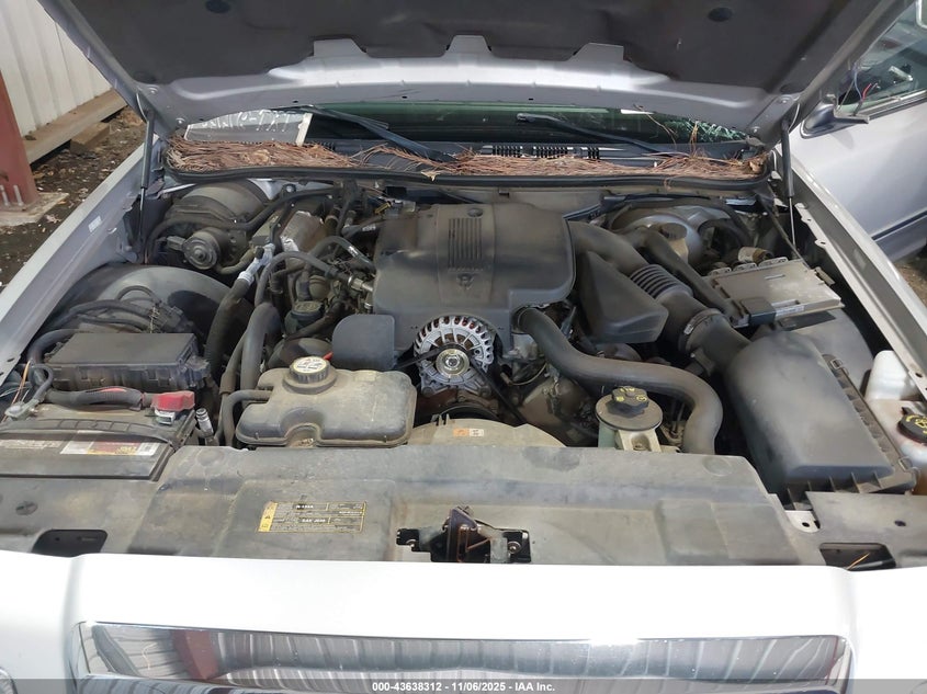 2MEHM75V78X615242 2008 MERCURY GRAND MARQUIS photo no. 10