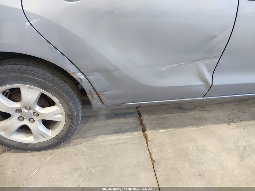 2003 Toyota Matrix Xr VIN: 2T1LR32E43C025717 Lot: 43638317