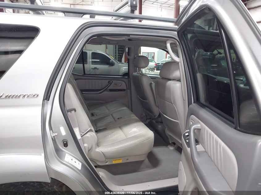 2003 Toyota Sequoia Limited V8 VIN: 5TDBT48A93S199748 Lot: 43638320