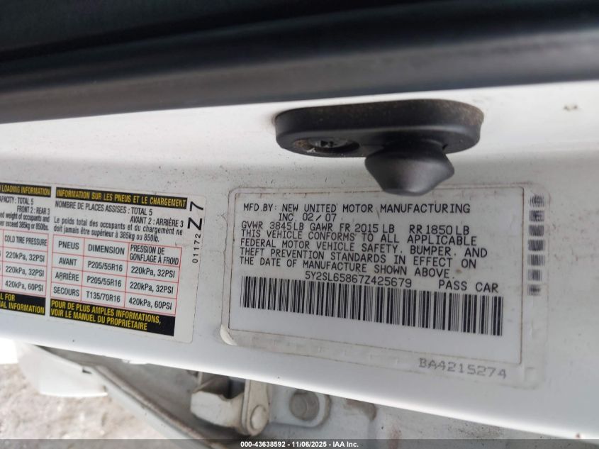 2007 Pontiac Vibe VIN: 5Y2SL65867Z425679 Lot: 43638592