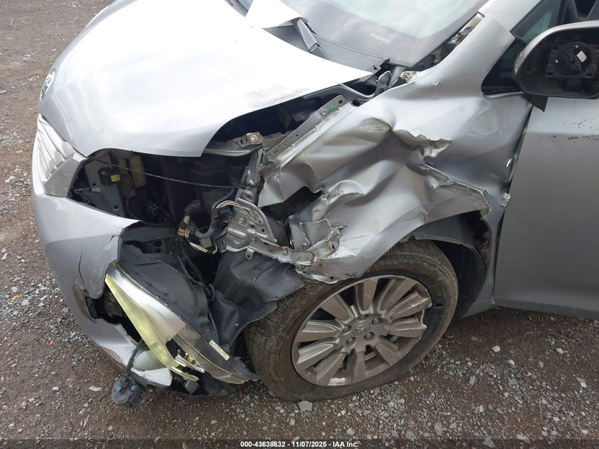 2017 TOYOTA SIENNA LIMITED PREMIUM 7 PASSENGER 5TDDZ3DC9HS152414