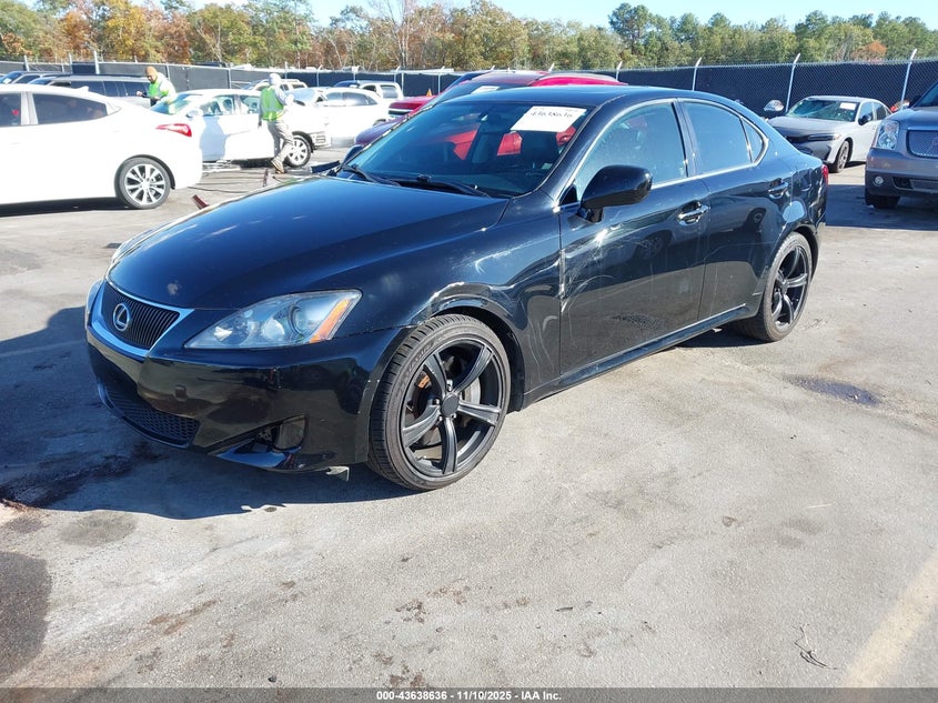 JTHBE262285018057 2008 LEXUS IS photo no. 2