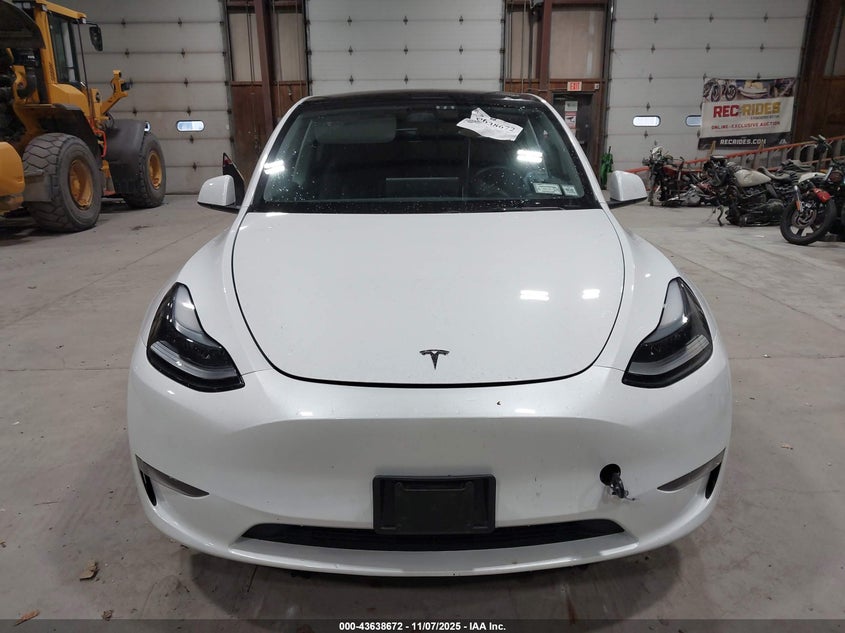 2024 Tesla Model Y Long Range Dual Motor All-Wheel Drive VIN: 7SAYGDEE0RF084333 Lot: 43638672
