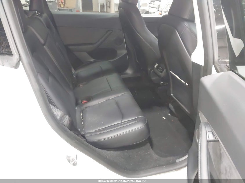 2024 Tesla Model Y Long Range Dual Motor All-Wheel Drive VIN: 7SAYGDEE0RF084333 Lot: 43638672