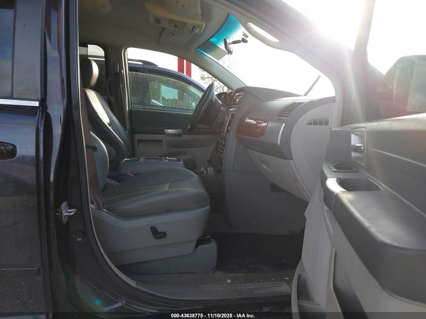 2A8HR54P68R787463 2008 CHRYSLER TOWN & COUNTRY photo no. 5