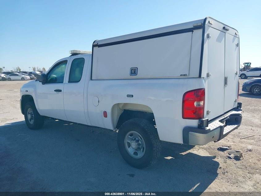 2009 Chevrolet Silverado 2500Hd Work Truck white truck gasoline 1GCHC49KX9E143978 photo #4