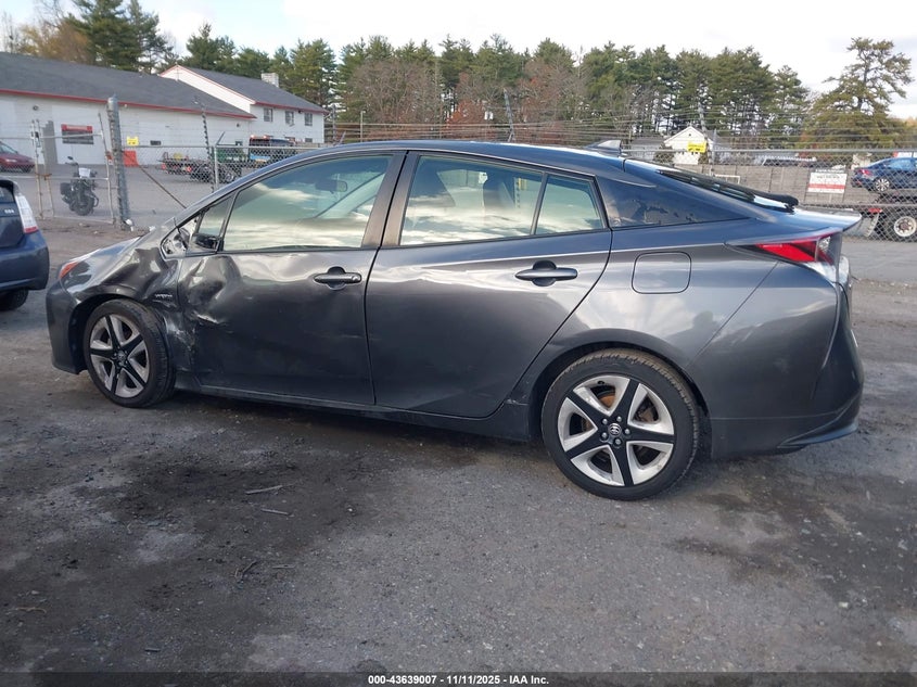 2017 TOYOTA PRIUS THREE TOURING JTDKARFU7H3034113