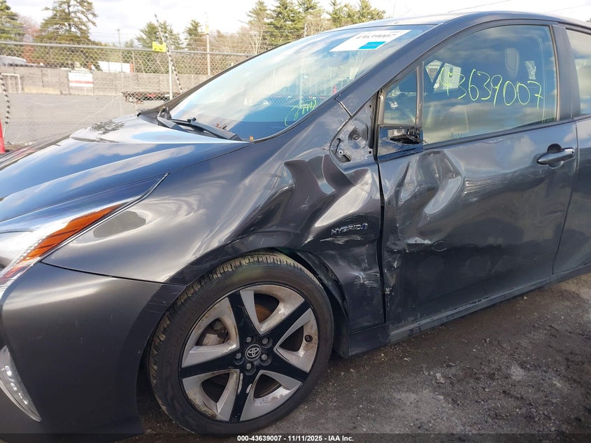 2017 TOYOTA PRIUS THREE TOURING JTDKARFU7H3034113