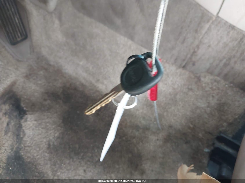 2002 GMC Yukon Denali VIN: 1GKEK63U12J306658 Lot: 43639038