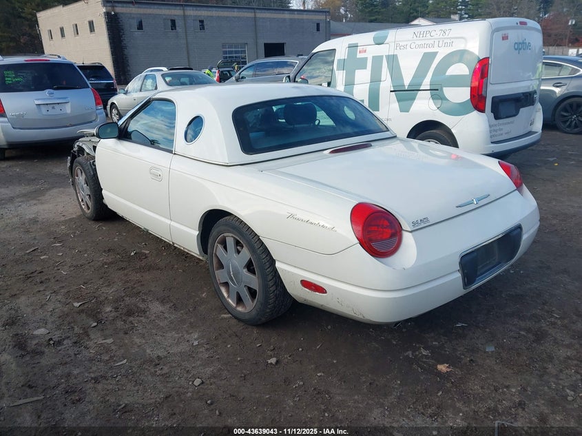 1FAHP60A62Y122625 2002 FORD THUNDERBIRD photo no. 3