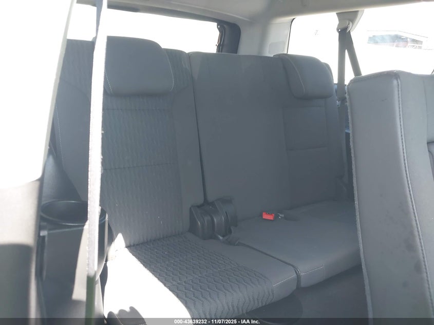 2018 Chevrolet Suburban Ls VIN: 1GNSCGKC1JR220204 Lot: 43639232