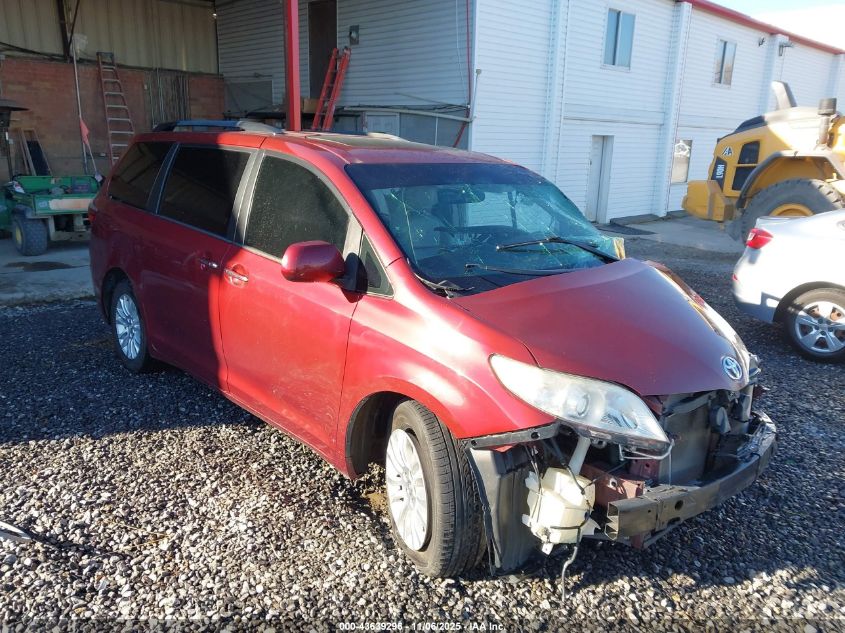TOYOTA SIENNA XLE 8 PASSENGER