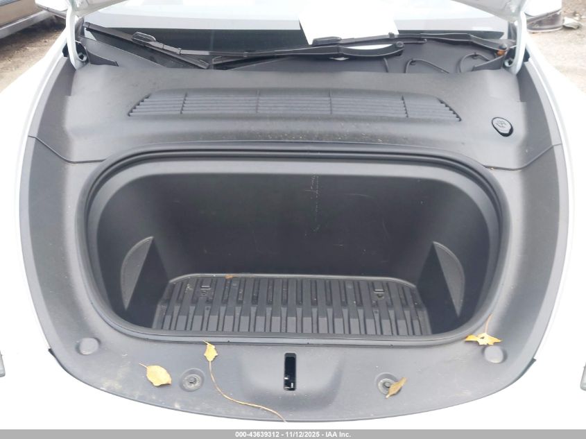 2024 Tesla Model Y Long Range Dual Motor All-Wheel Drive VIN: 7SAYGDEE2RF160988 Lot: 43639312