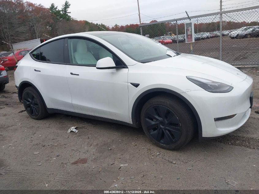 2024 Tesla Model Y Long Range Dual Motor All-Wheel Drive VIN: 7SAYGDEE2RF160988 Lot: 43639312